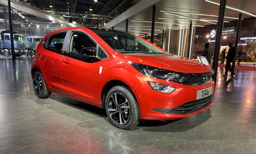 Auto Expo 2023: Tata Altroz iCNG Revealed Auto Expo 2023: Tata Altroz iCNG Revealed